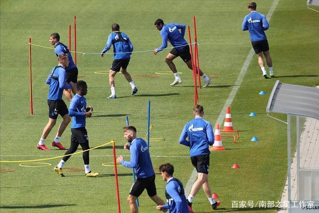 哈利伯顿24分字母利拉德缺阵 步行者擒雄鹿3-1